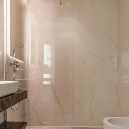 B' House Deluxe - Piazza Affari M1 Cordusio * Milán